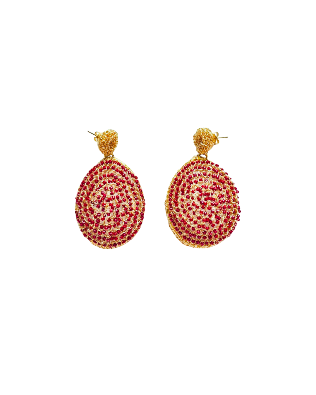 ARETE TEJIDO CON CHAQUIRA ROJA