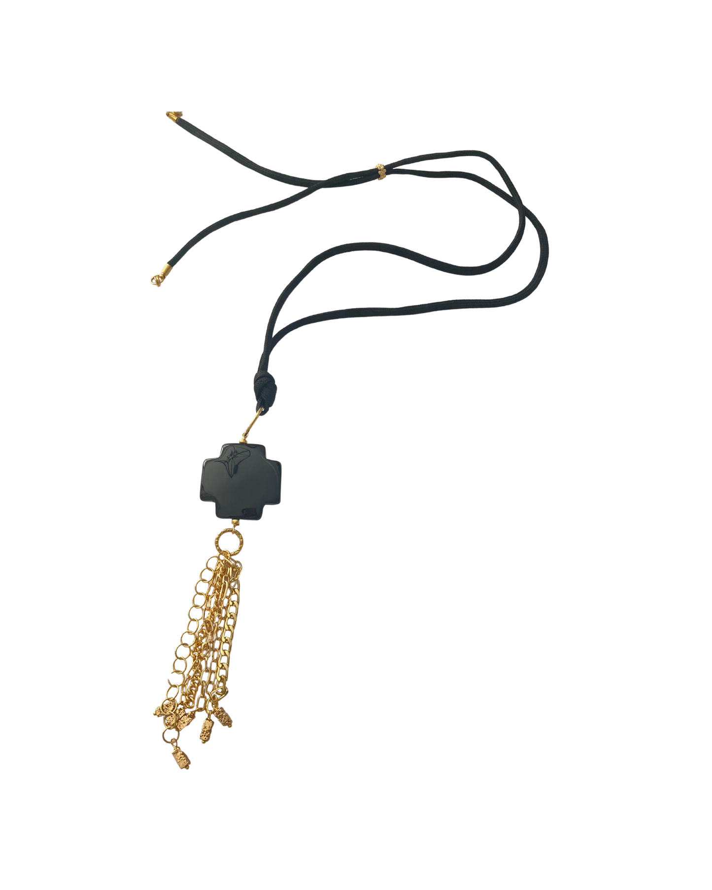 COLLAR LARGO CON CORDÓN, DIJE CRUZ Y POMPÓN CADENA