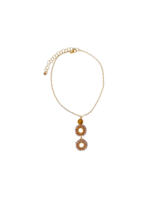 COLLAR CORTO CON AROS TEJIDOS