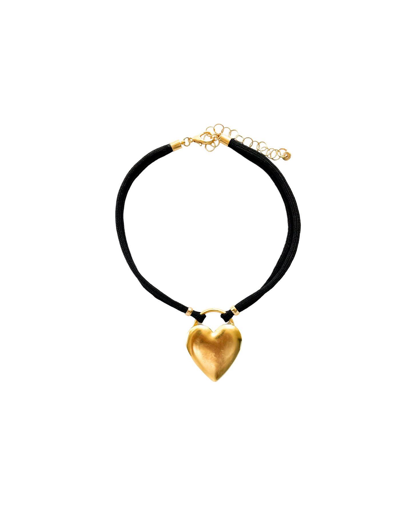 COLLAR CORTO CON CORDÓN Y DIJE CORAZÓN