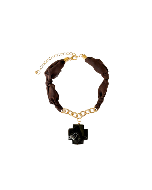 COLLAR CORTO CON SEDA Y CRUZ