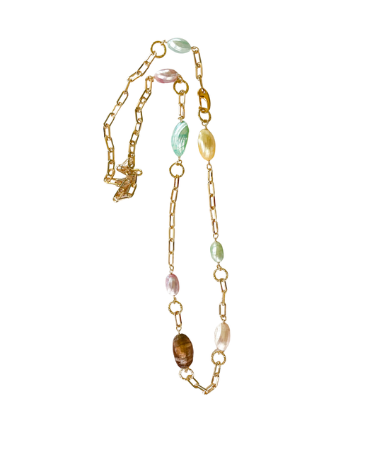 COLLAR LARGO CON CADENA Y CONCHAS