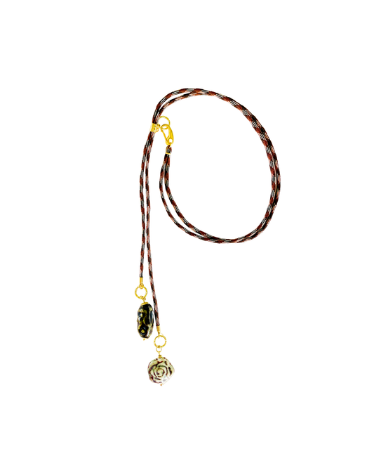 COLLAR LARGO AJUSTABLE CON CORDÓN Y FLOR