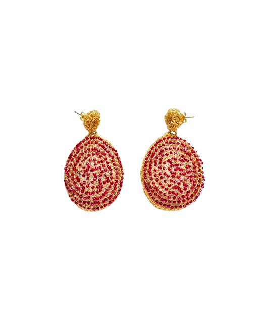 ARETE TEJIDO CON CHAQUIRA ROJA